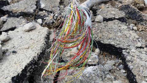 Ein bei Bauarbeiten zerstörtes Kabel