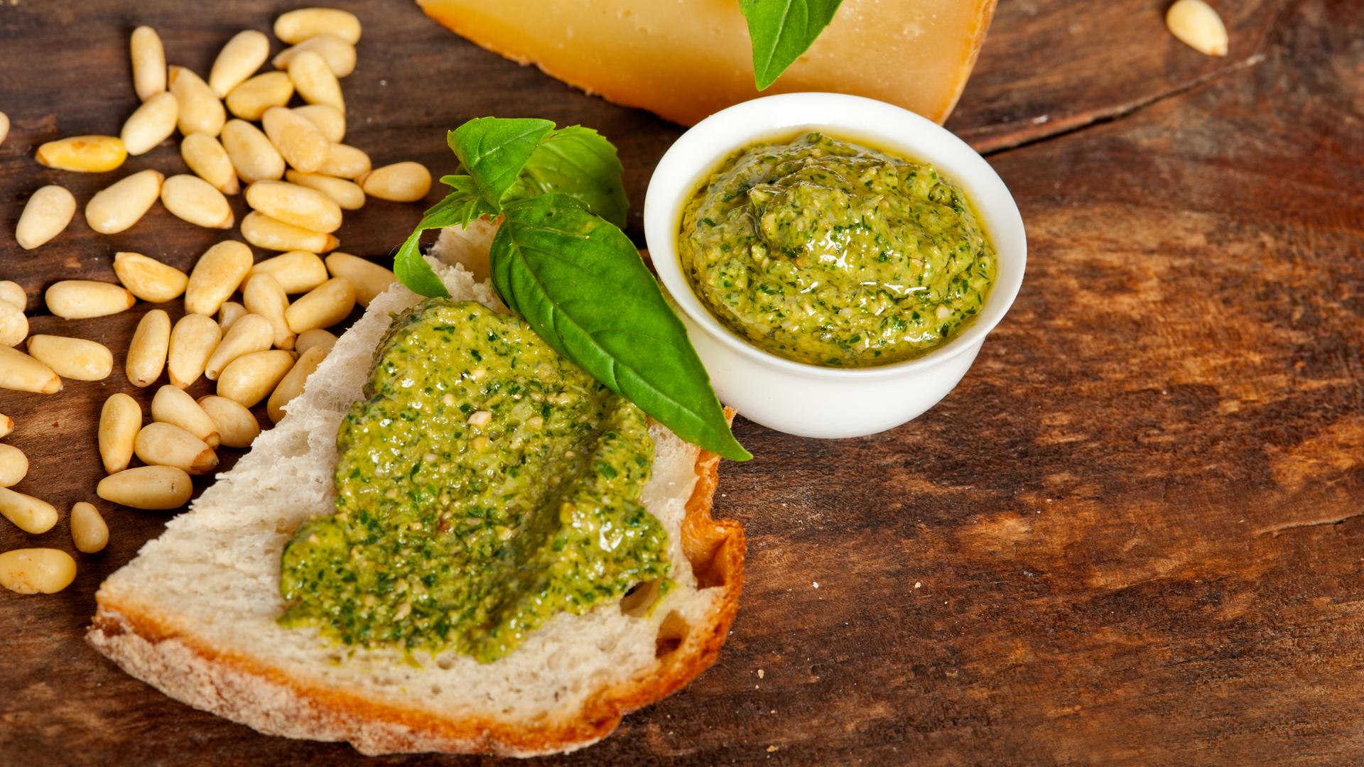 Rezepte für Tapenade und Pesto mit Oliven | hr4.de | Rezepte