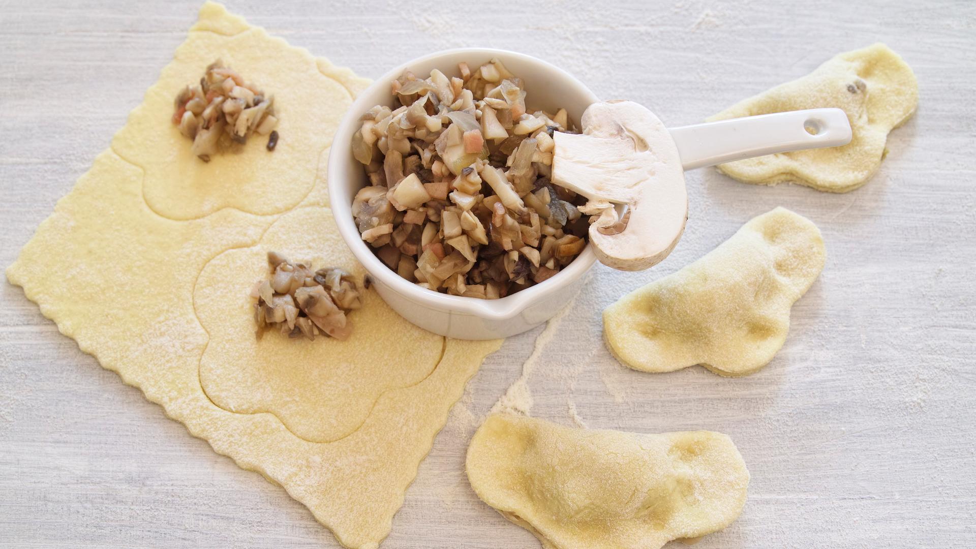 Ravioli mit Pilzen - Rezept von Jens Jöst aus Wald-Michelbach | hr4.de ...