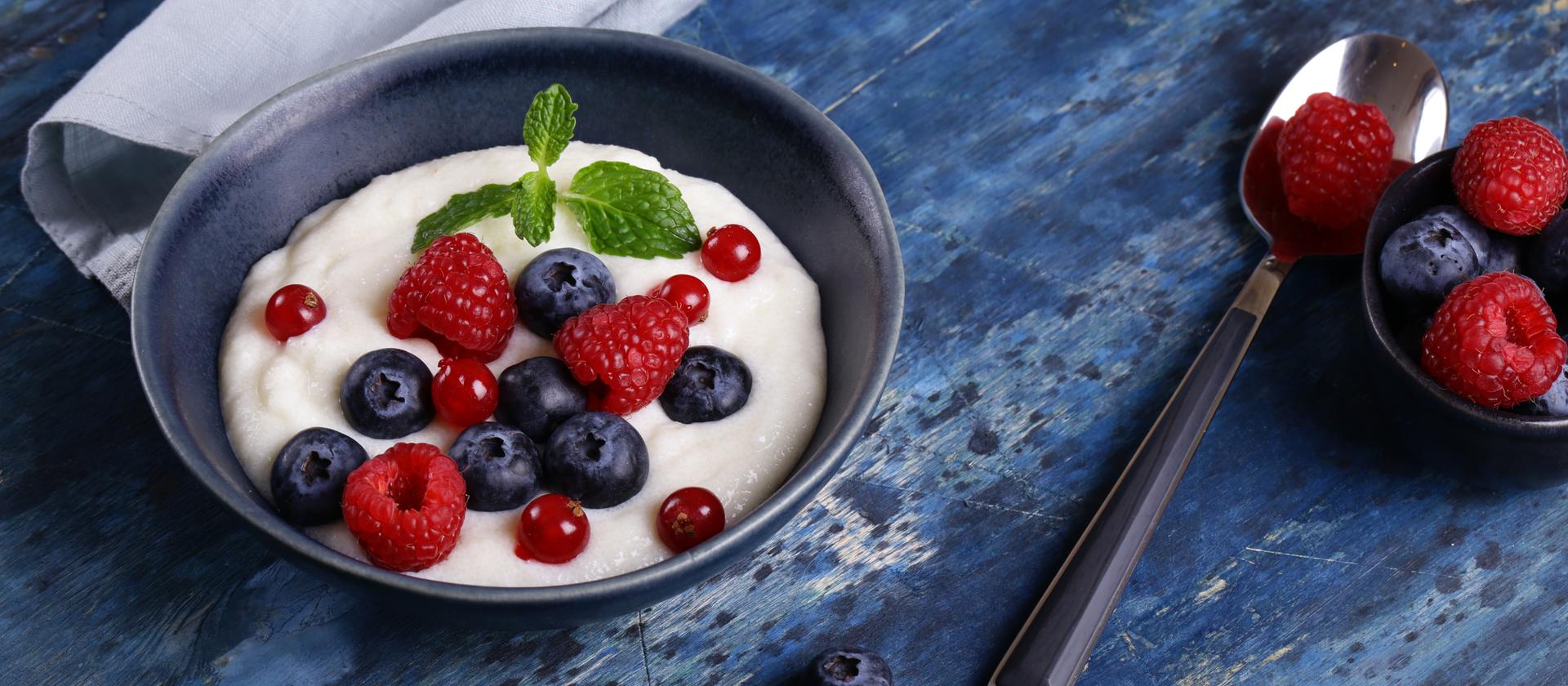 Rezept: Sylter Grießbrei-Tarte mit Rote-Grütze-Beeren und Himbeergeist ...