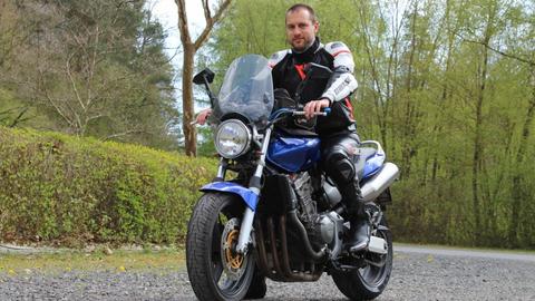 Jürgen Scholle auf seinem Motorrad