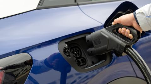 E-Auto wird geladen