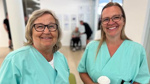 Birgit Lingies und ihre Tochter Verena Neugebauer als Krankenschwestern