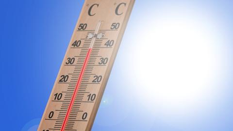 Ein Thermometer zeigt 40 Grad Celsius an