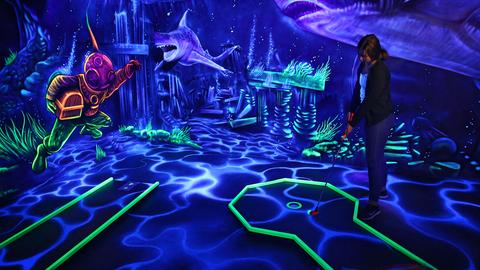 Minigolf mit Schwarzlicht und 4D Effekt in Mörfelden-Walldorf