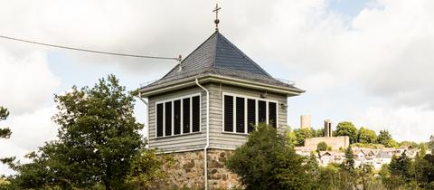 Glockenturm St. Johannes der Täufer in Schmitten-Niederreifenberg